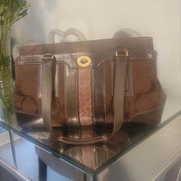 Coach Bag - Picture 2 of 6